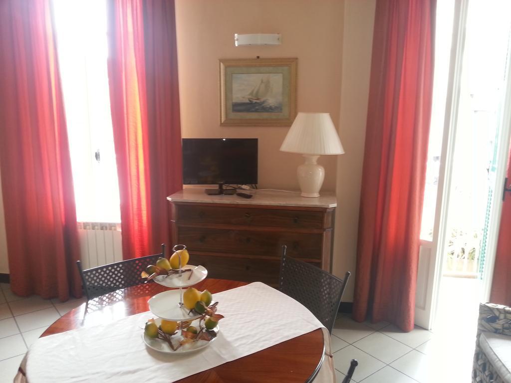 Case Vacanze Borgo Marina Imperia Chambre photo